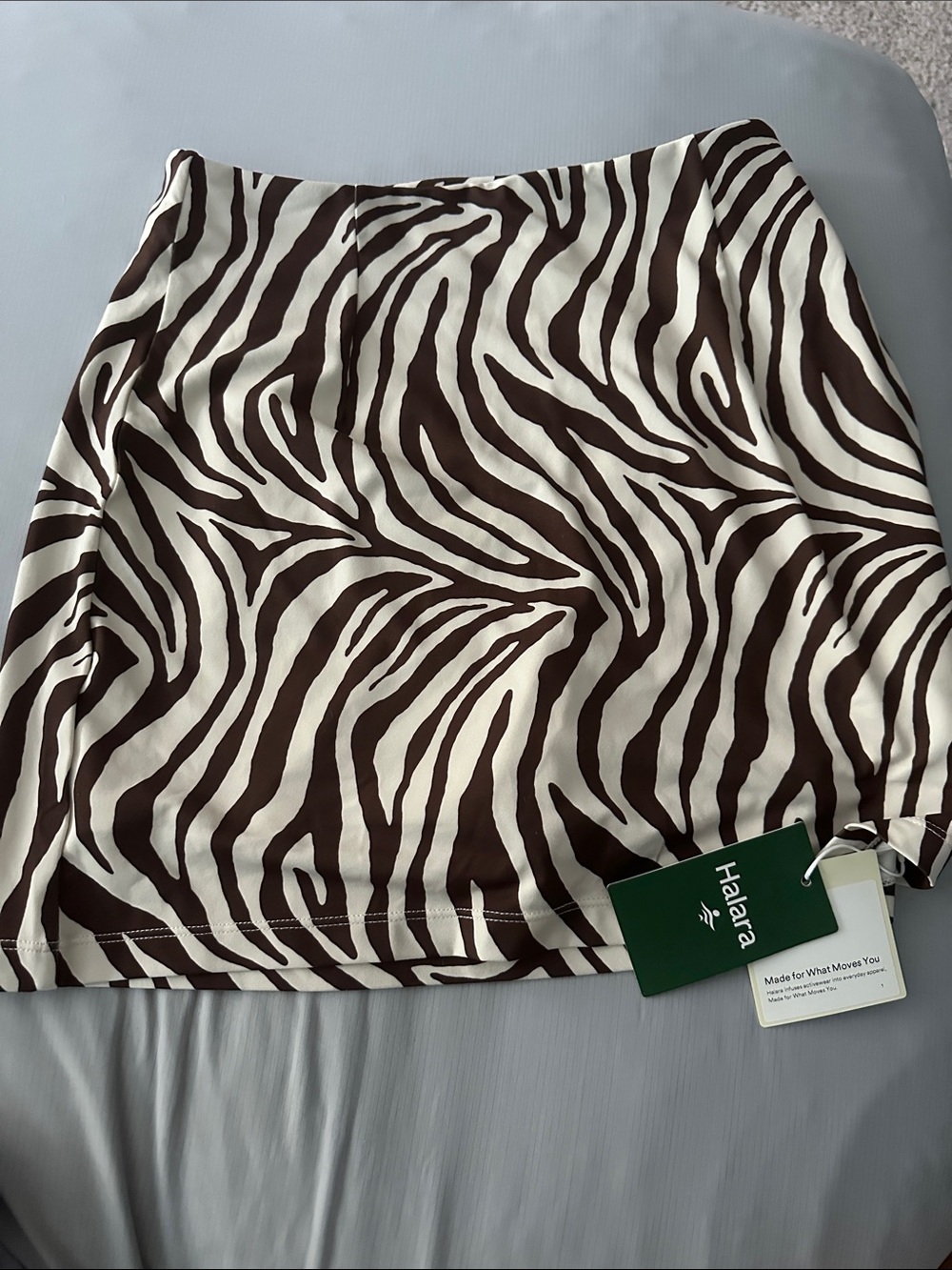 HALARA Cream & Brown Zebra-Print Mini Skirt